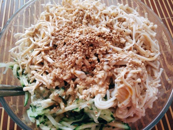 麻酱鸡丝凉面