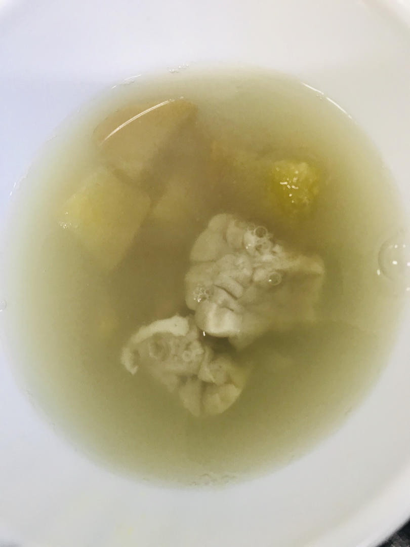配超好吃蘸料的雪梨猪肺汤