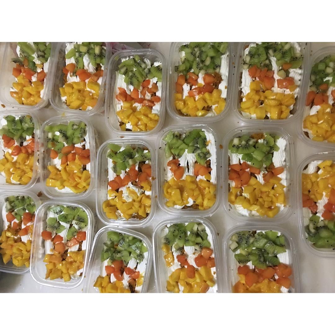 简单快手的便当饭盒水果盒子蛋糕