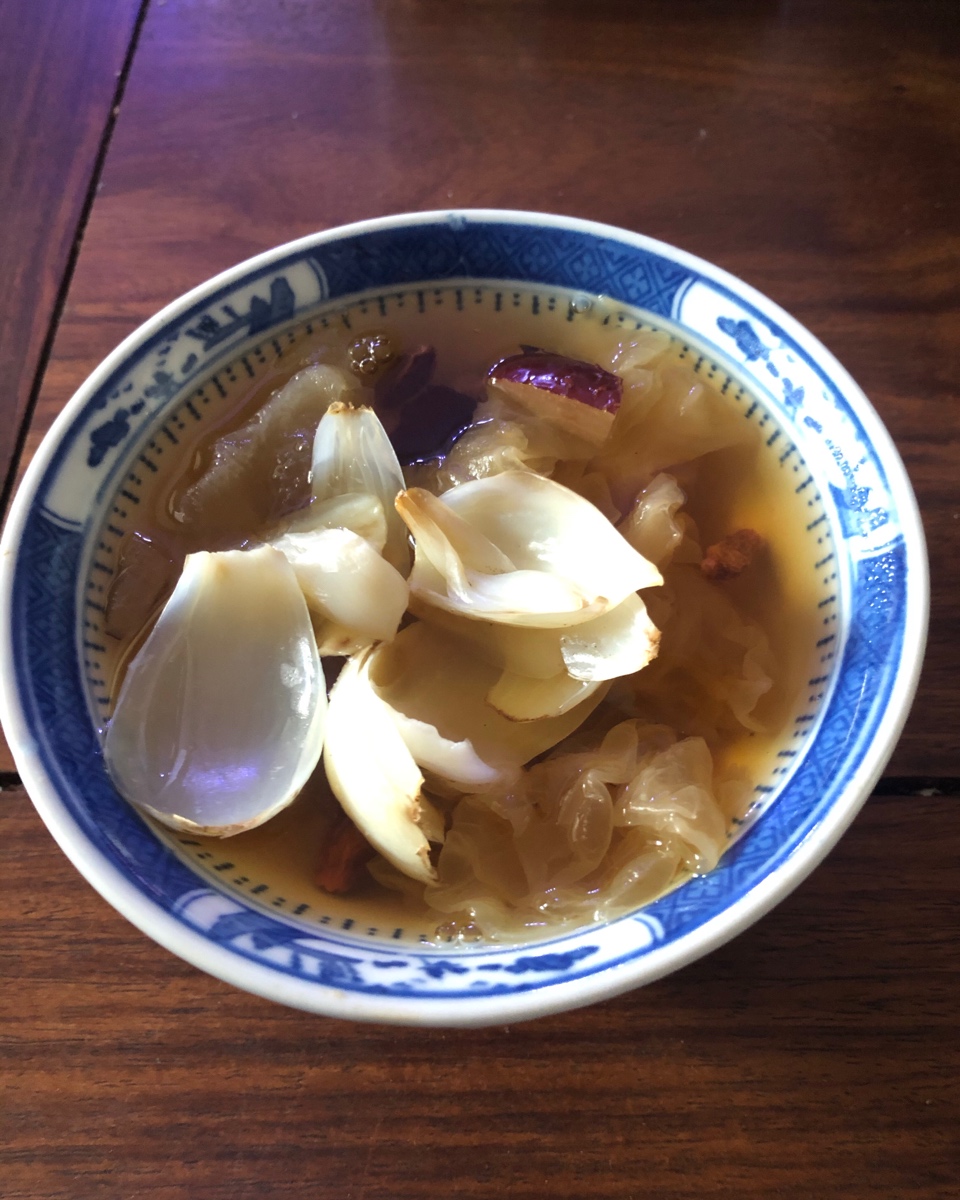桂圆红枣枸杞银耳生姜汤