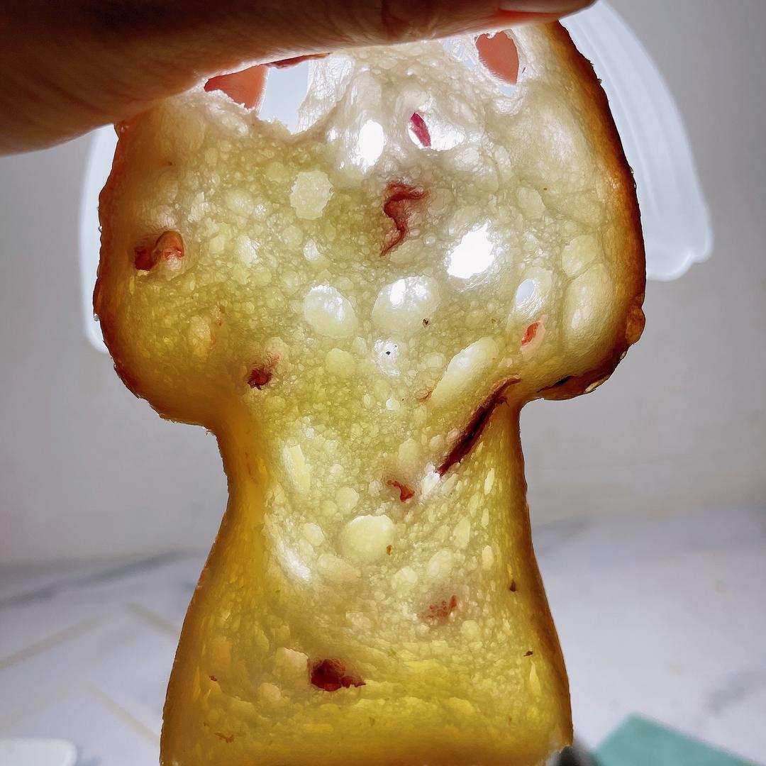 超软Q弹的草莓酵液吐司