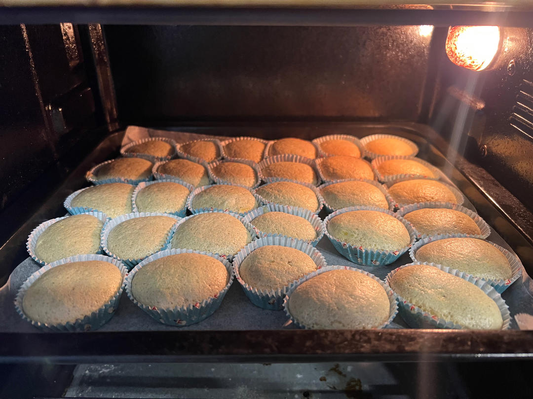 纸托蛋糕（八寸戚风的量）