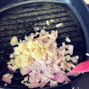 宅家自制米其林大餐🍽托斯卡纳🍣奶油菠菜意式三文鱼｜超好吃😋的做法 步骤6