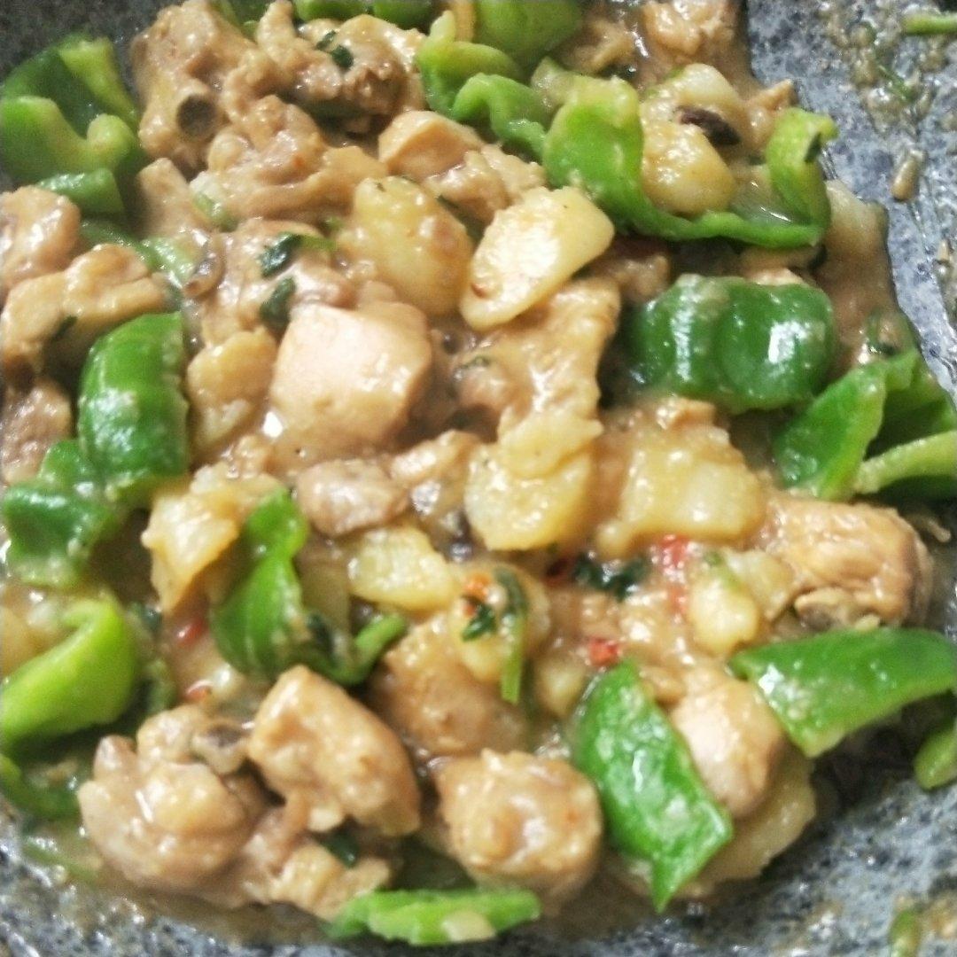 土豆炖鸡块