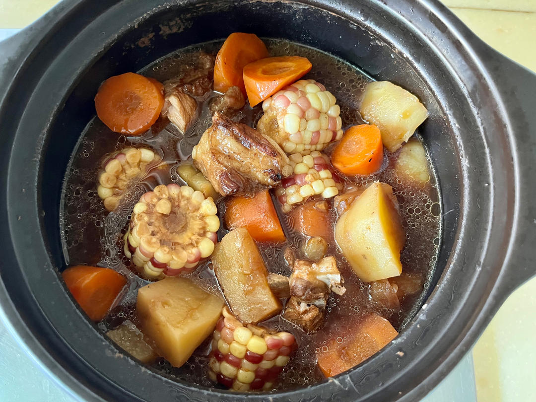 土豆炖排骨～好吃到飞起～