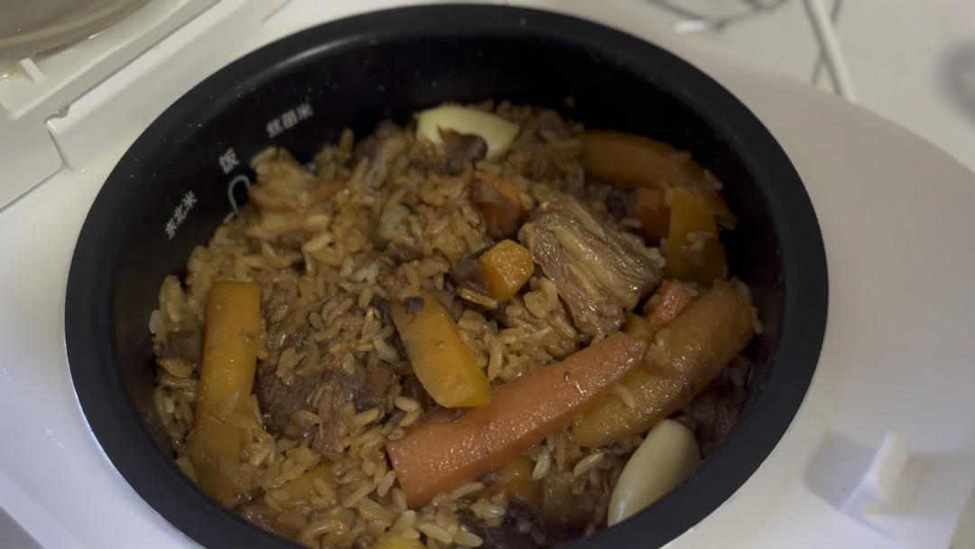 自留版油滋滋满口香羊排抓饭