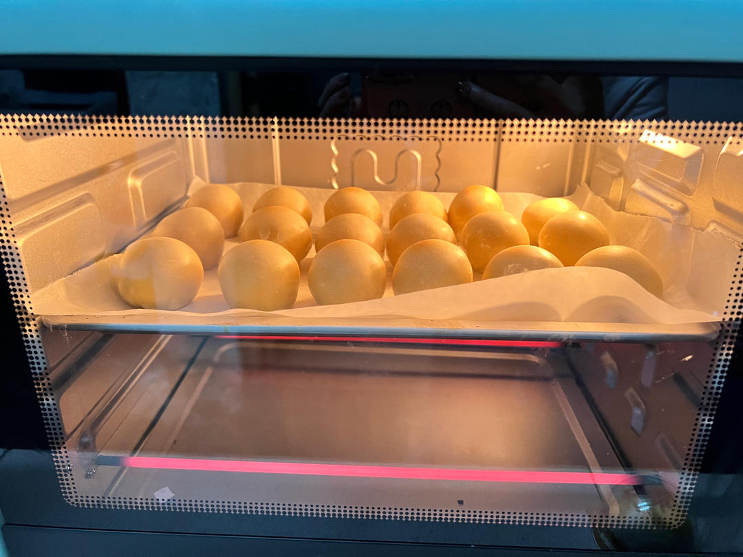 酥到掉渣的美味蛋黄酥