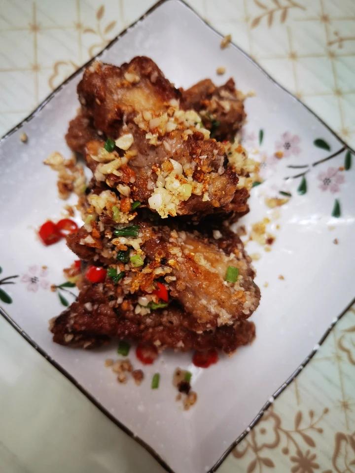 完美复刻中餐厅38块钱一份的椒盐排骨，骨香肉烂，好吃到吮手指