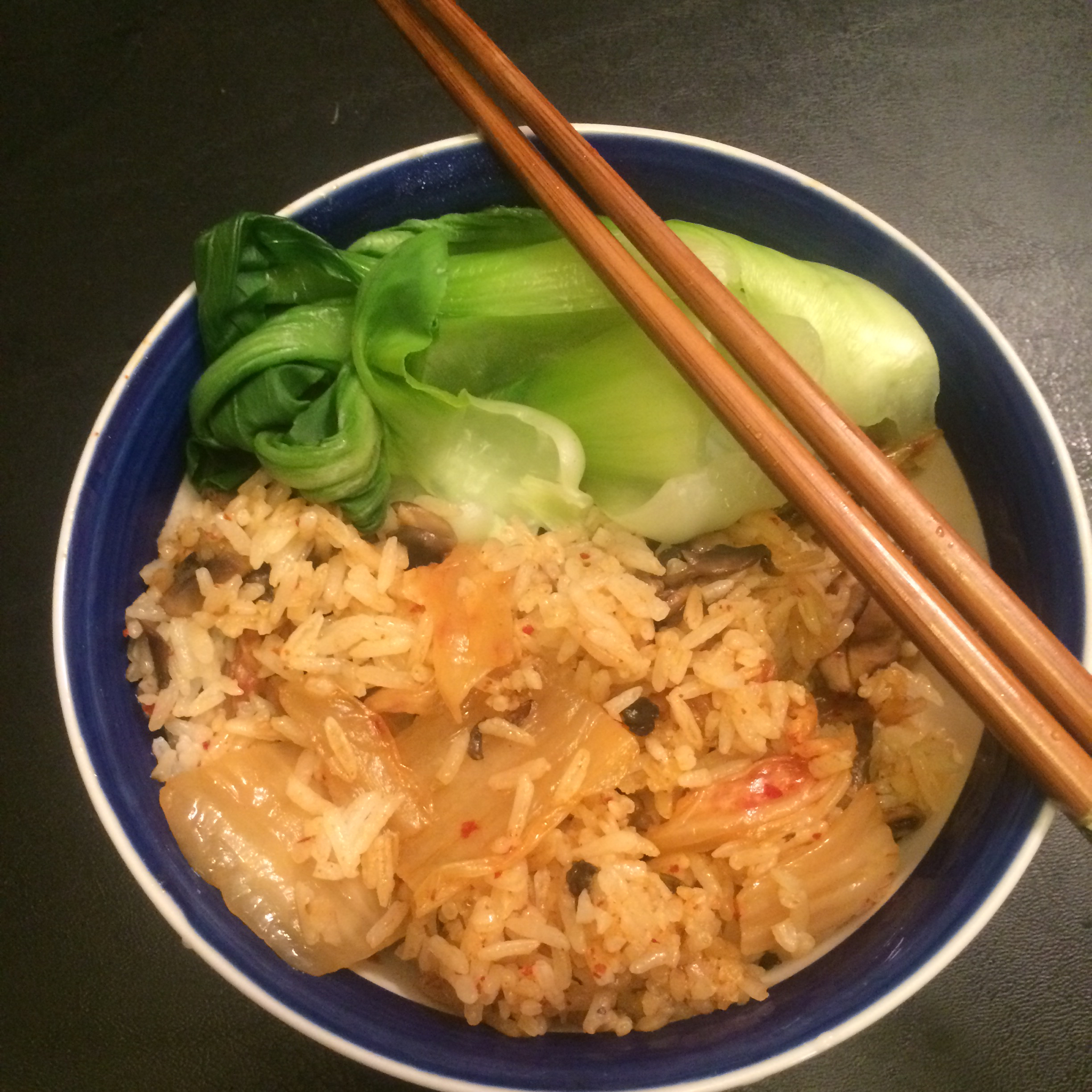 蘑菇泡菜炒饭