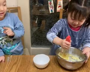 小朋友可以自己做的——酥香可口的海苔肉松芝麻饼干的做法 步骤2