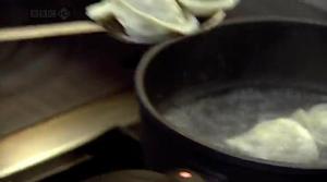 【雷蒙德的】蘑菇馅意大利饺子的做法 步骤10