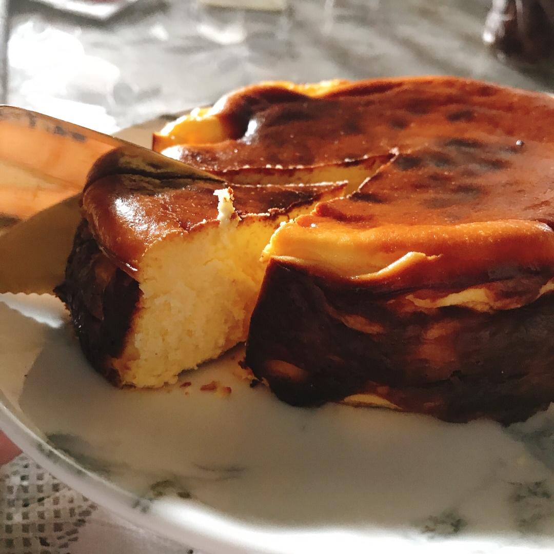 快手的网红basque cheesecake巴斯克焦芝士蛋糕