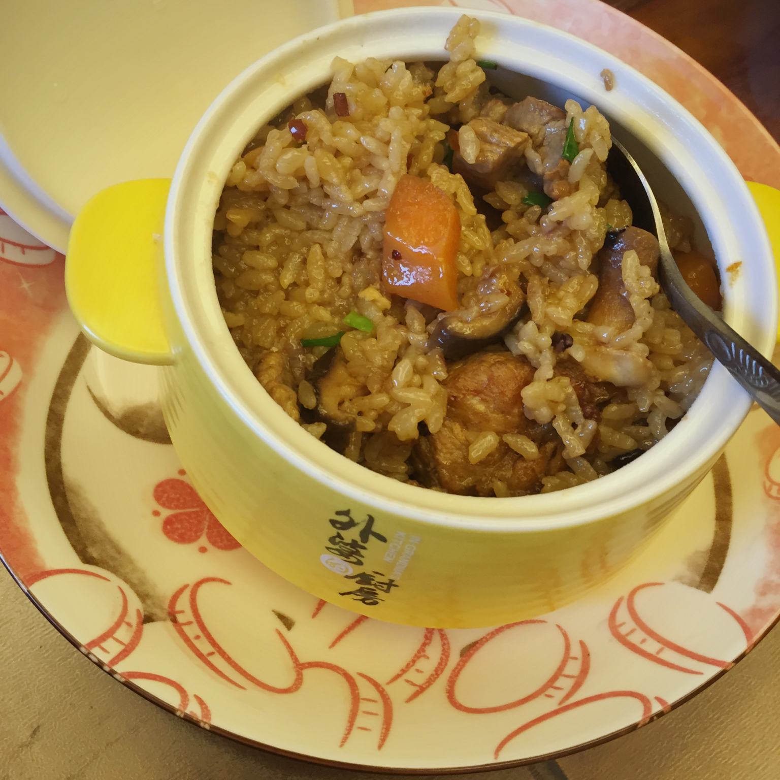 喷香排骨焖饭（爆好吃）