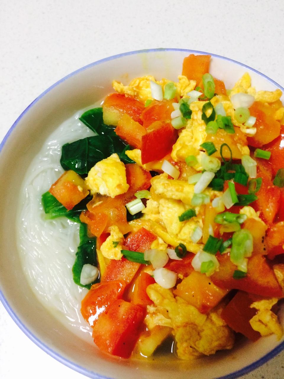 油煎香菇番茄鸡蛋面