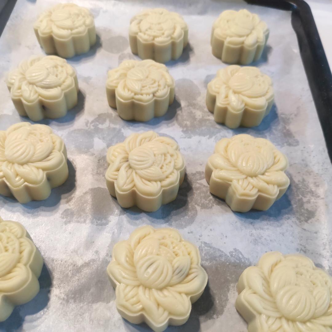 椰蓉蔓越莓月饼（不含糯米粉、淀粉）