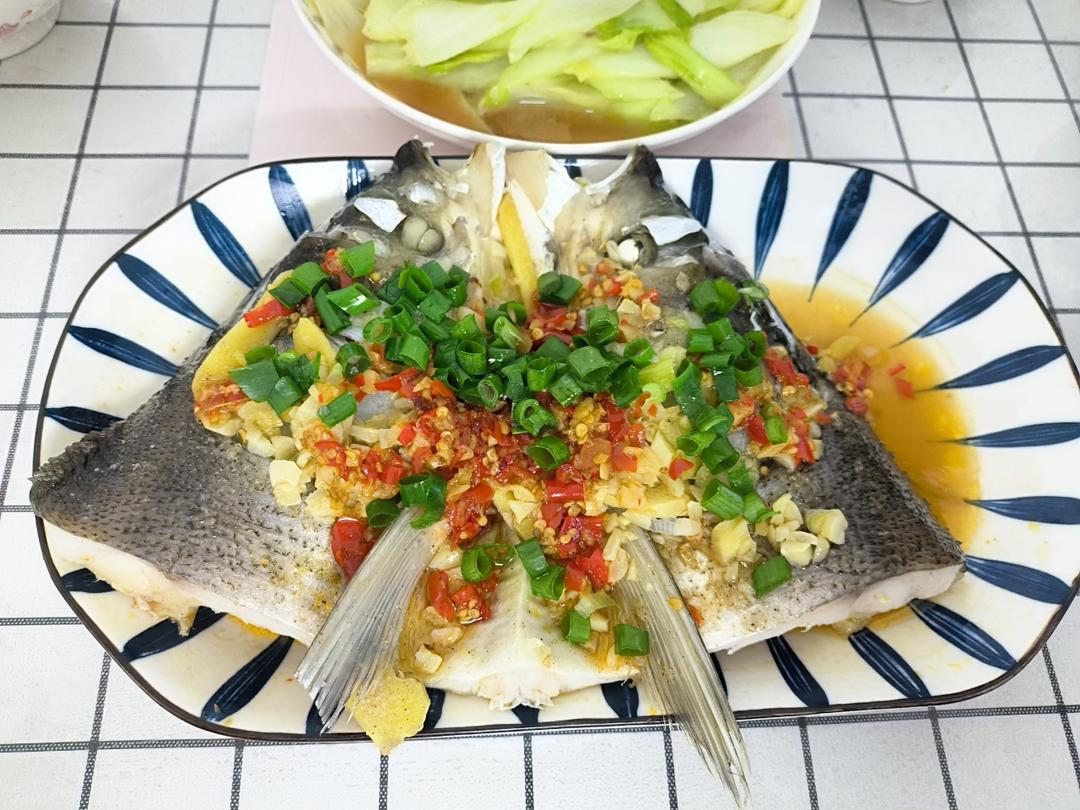 最好吃的剁椒鱼头（绝剁双椒）