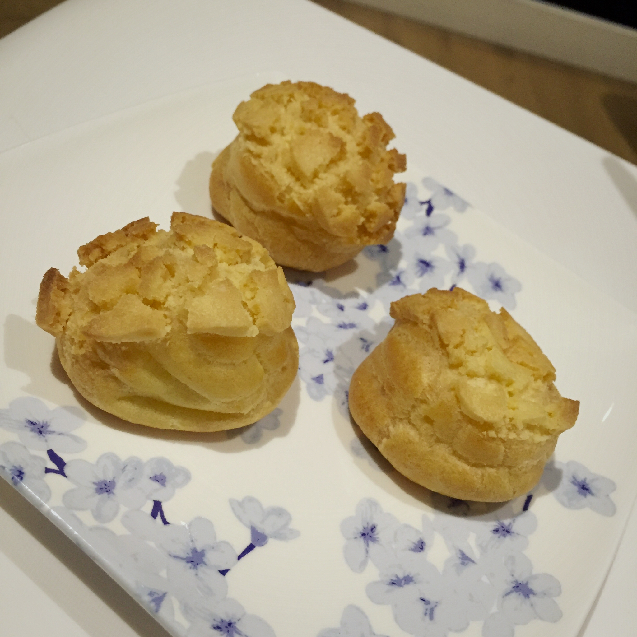 酥皮奶油泡芙--#皮黑森林#