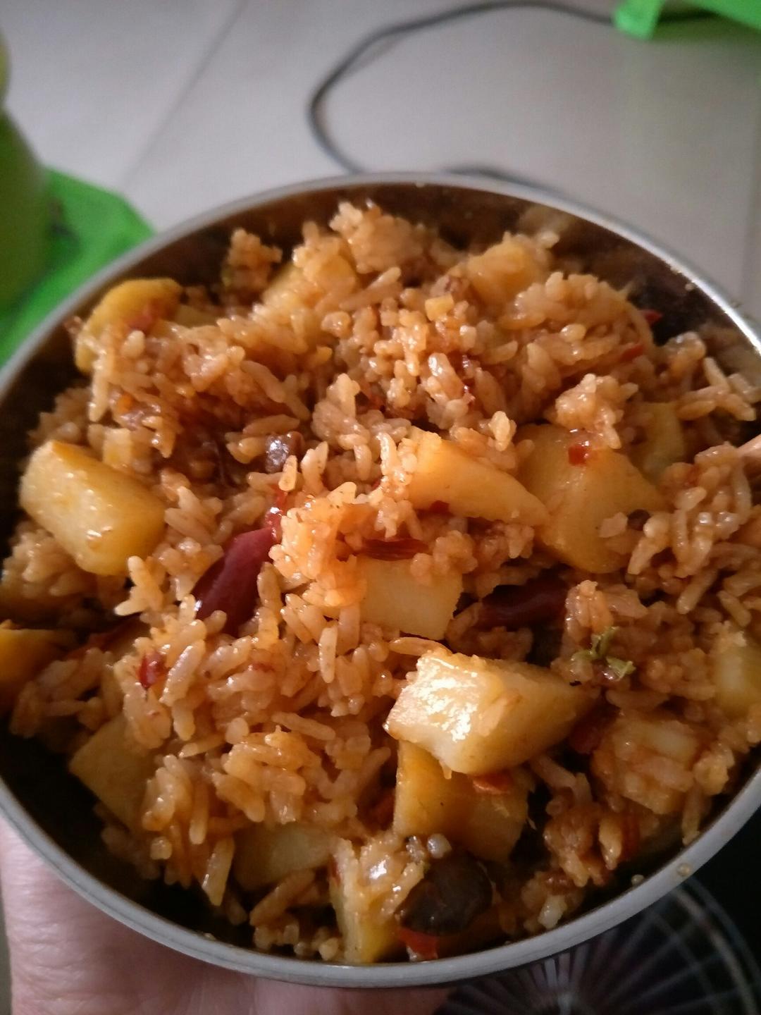 土豆焖饭（电饭锅版）