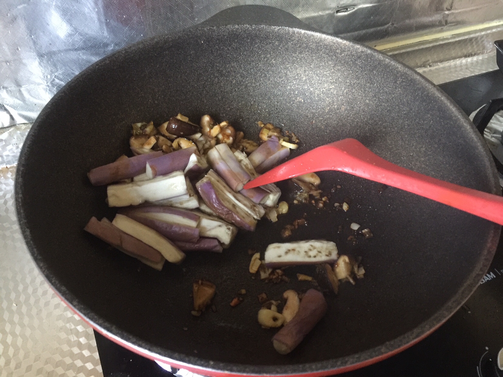 茄子香菇烧豆腐的做法 步骤9