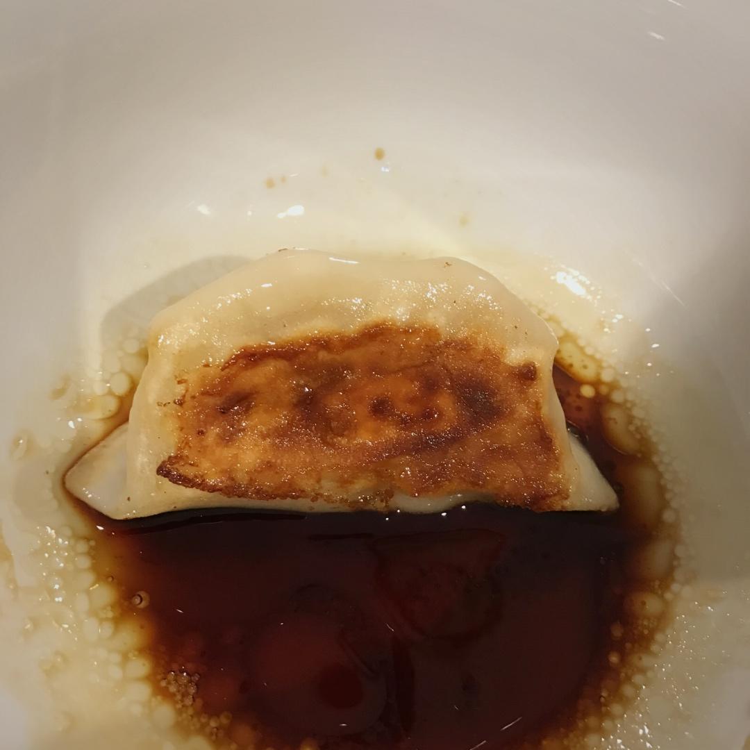 速冻水饺吃腻了吗~变锅贴吧(๑´ڡ`๑)