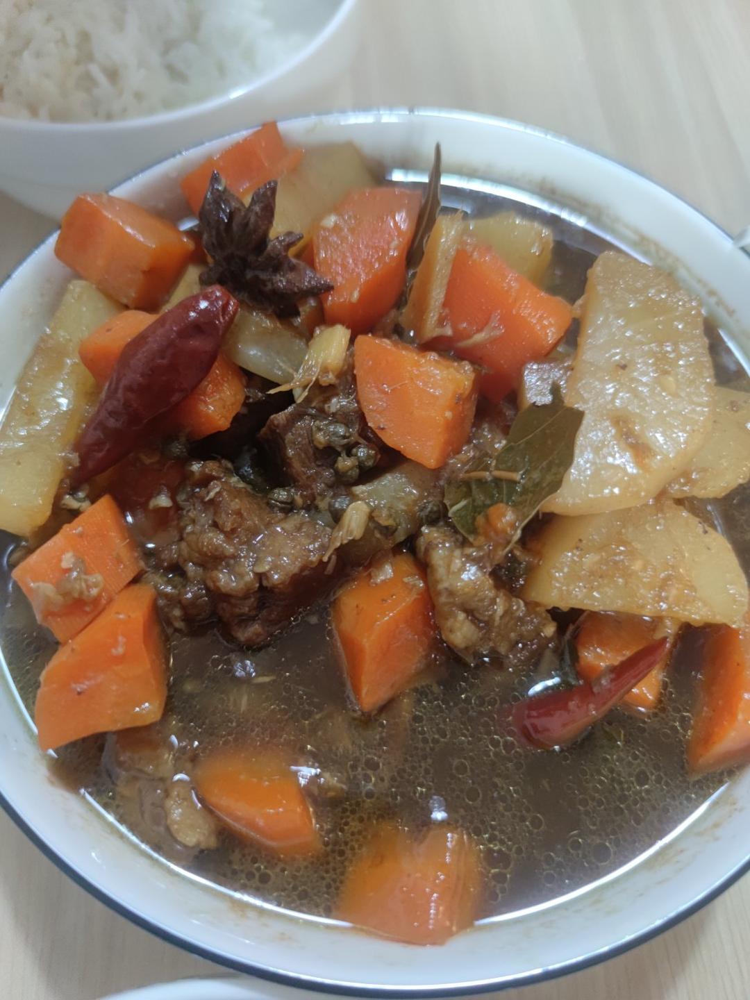 广式萝卜焖牛腩