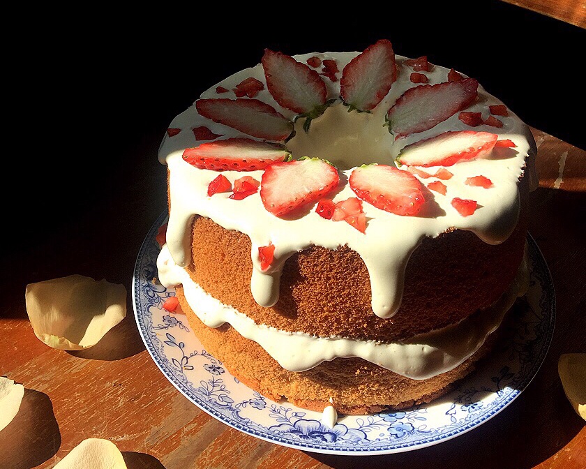 草莓奶油戚风蛋糕（最简单快手裸蛋糕生日蛋糕）的做法 步骤18