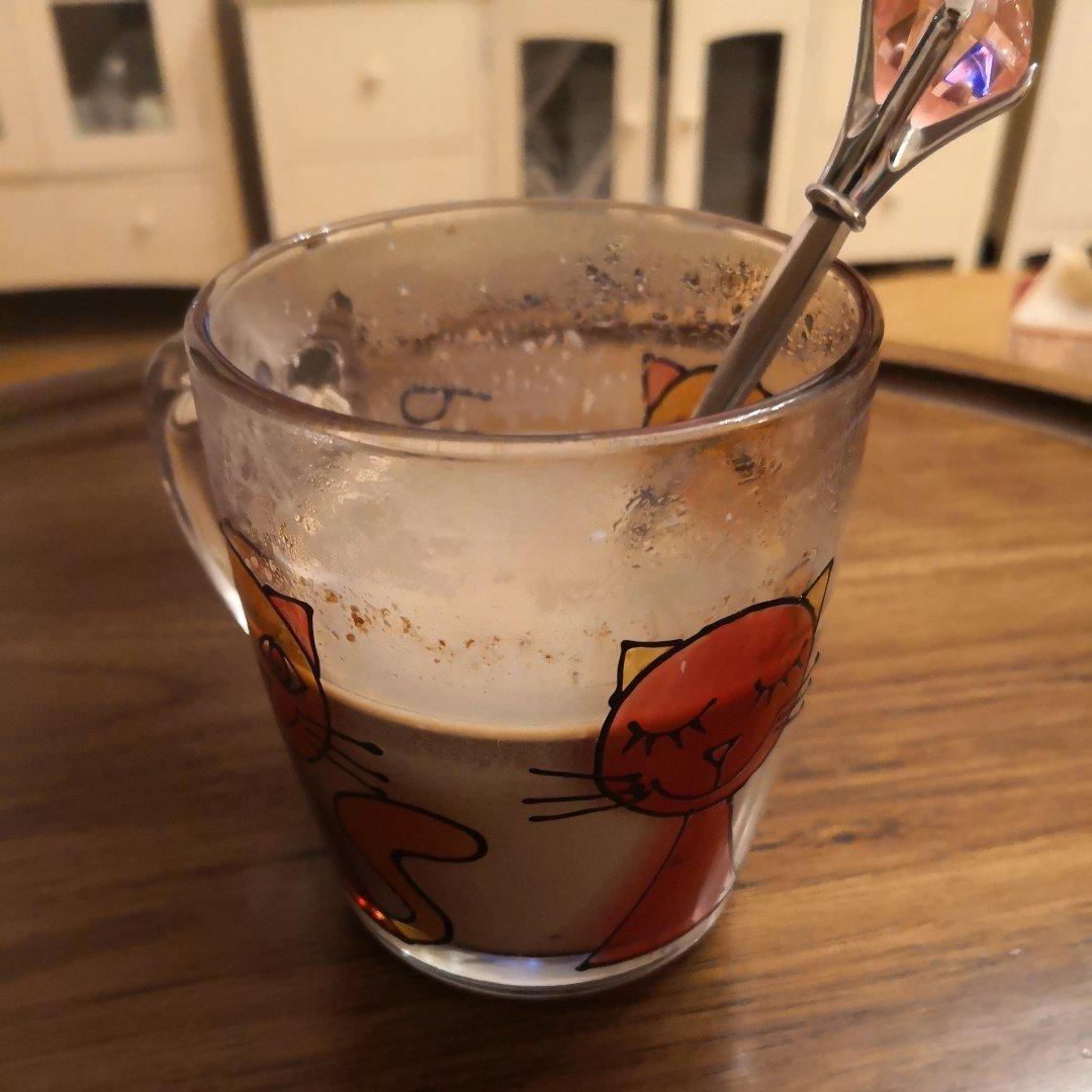 冬日里的一杯香醇热巧克力