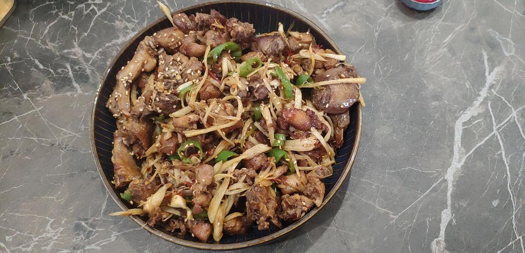 自贡菜：子姜鸭