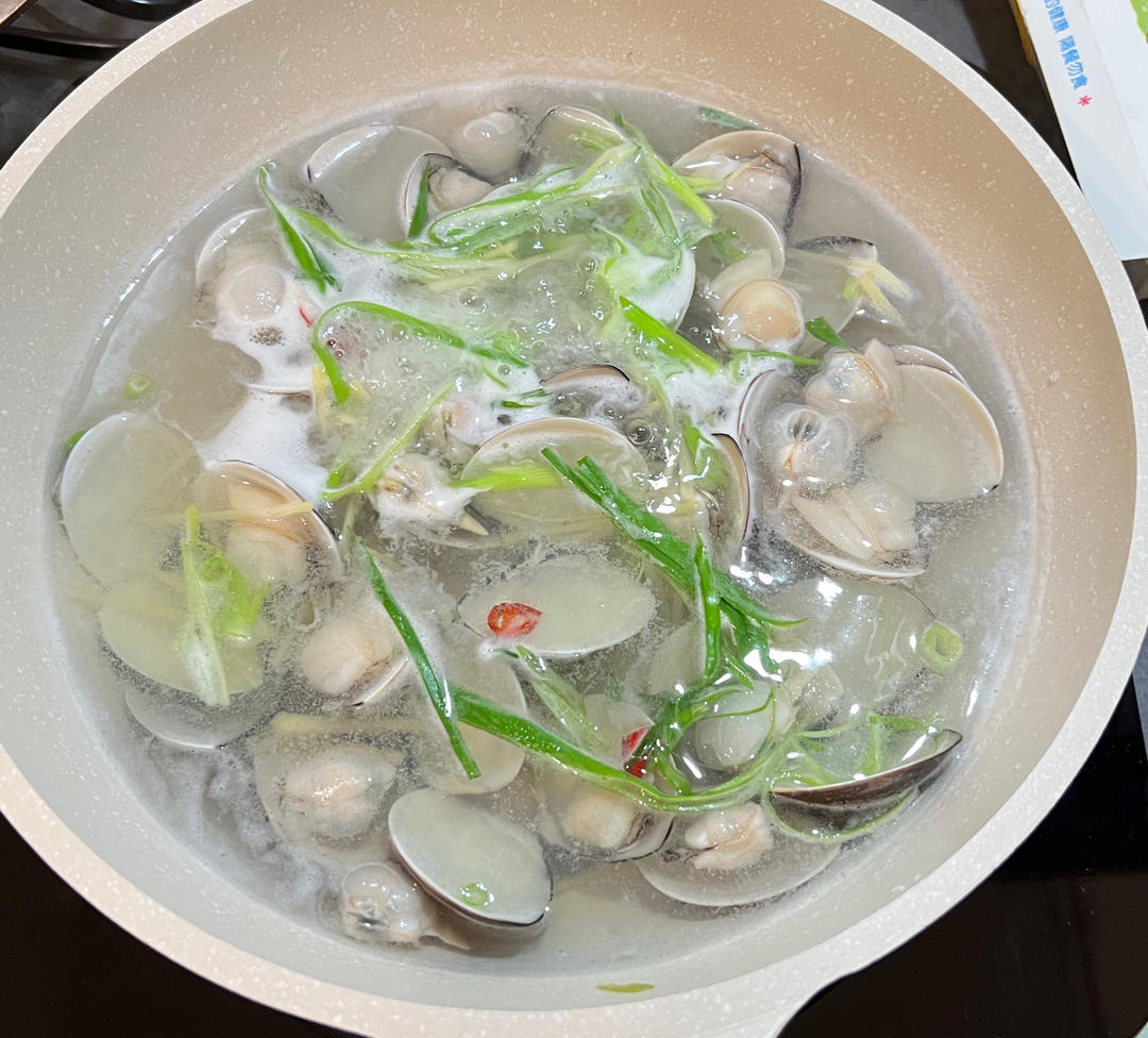 鲜味蛤蜊汤