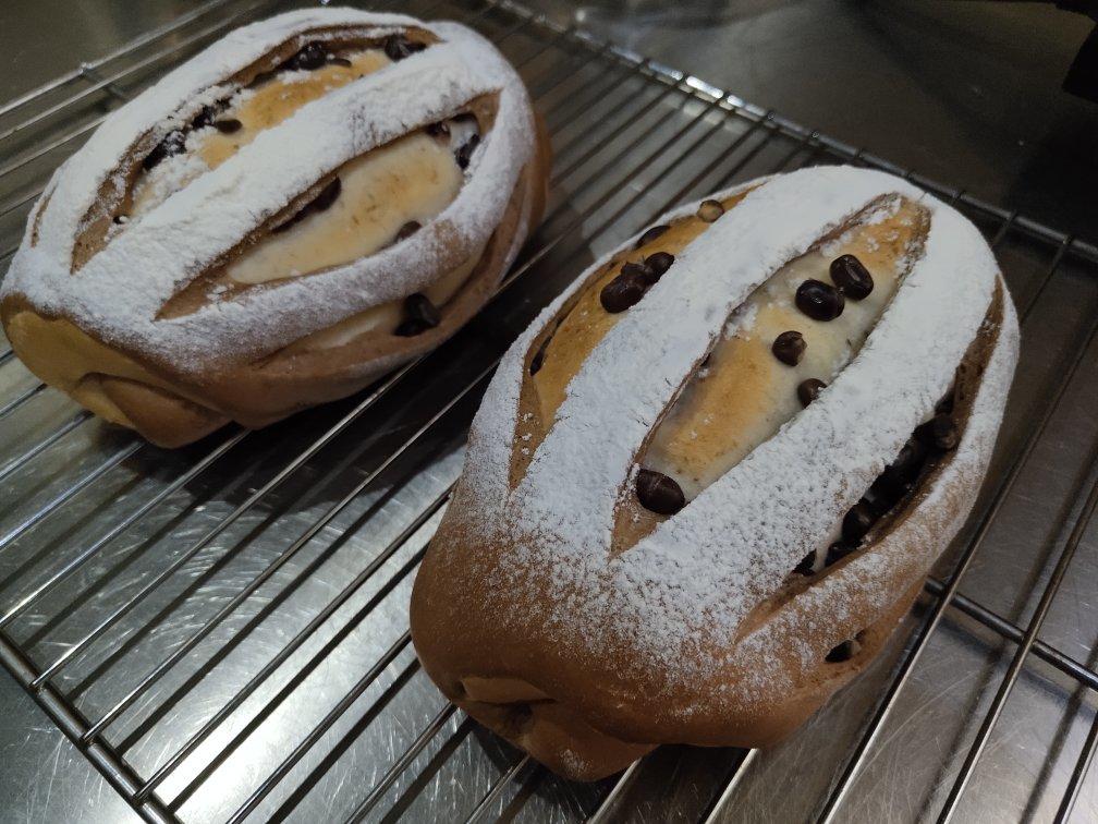 抹茶双色哈斯面包，红豆欧包