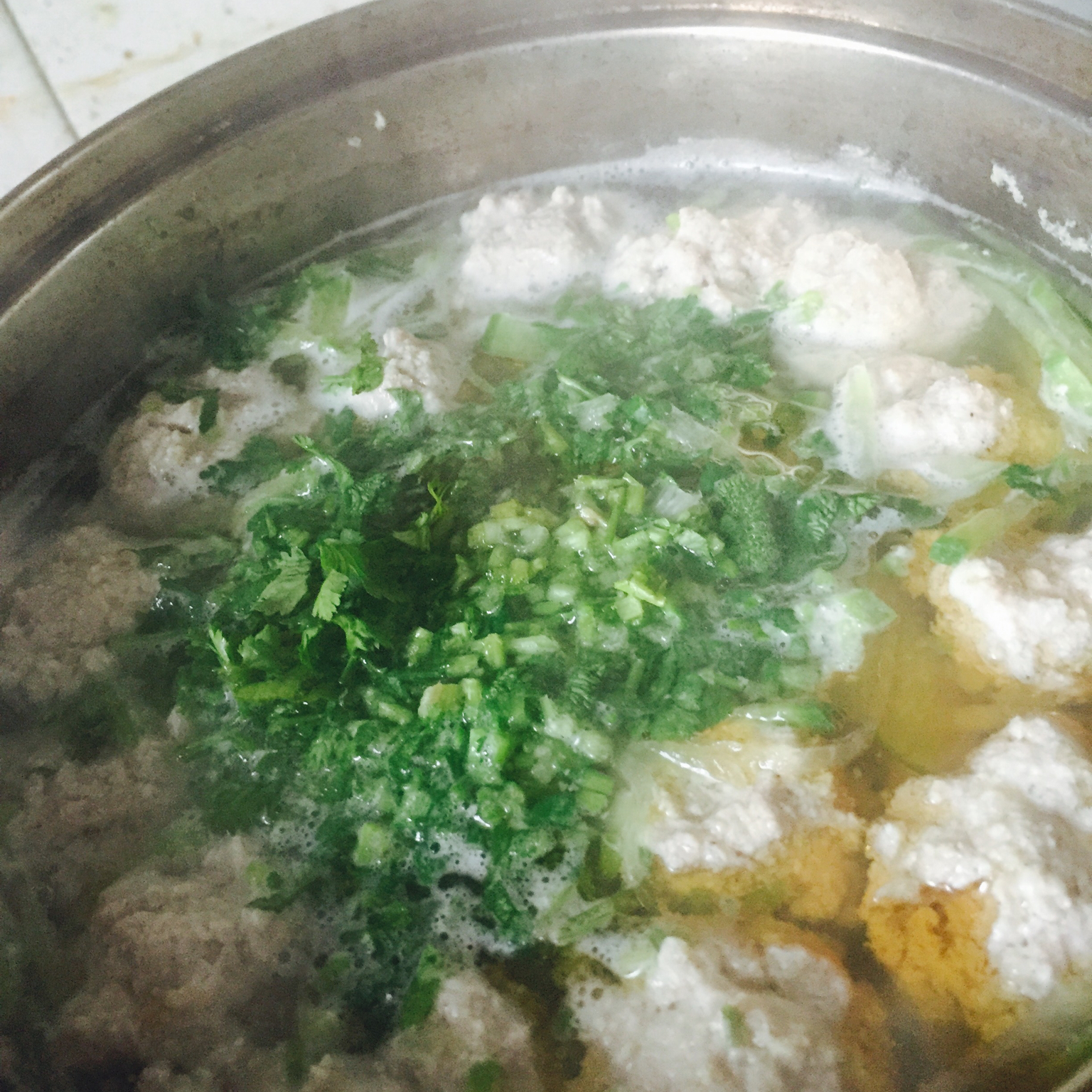 【10分钟系列】白萝卜豆腐圆子汤