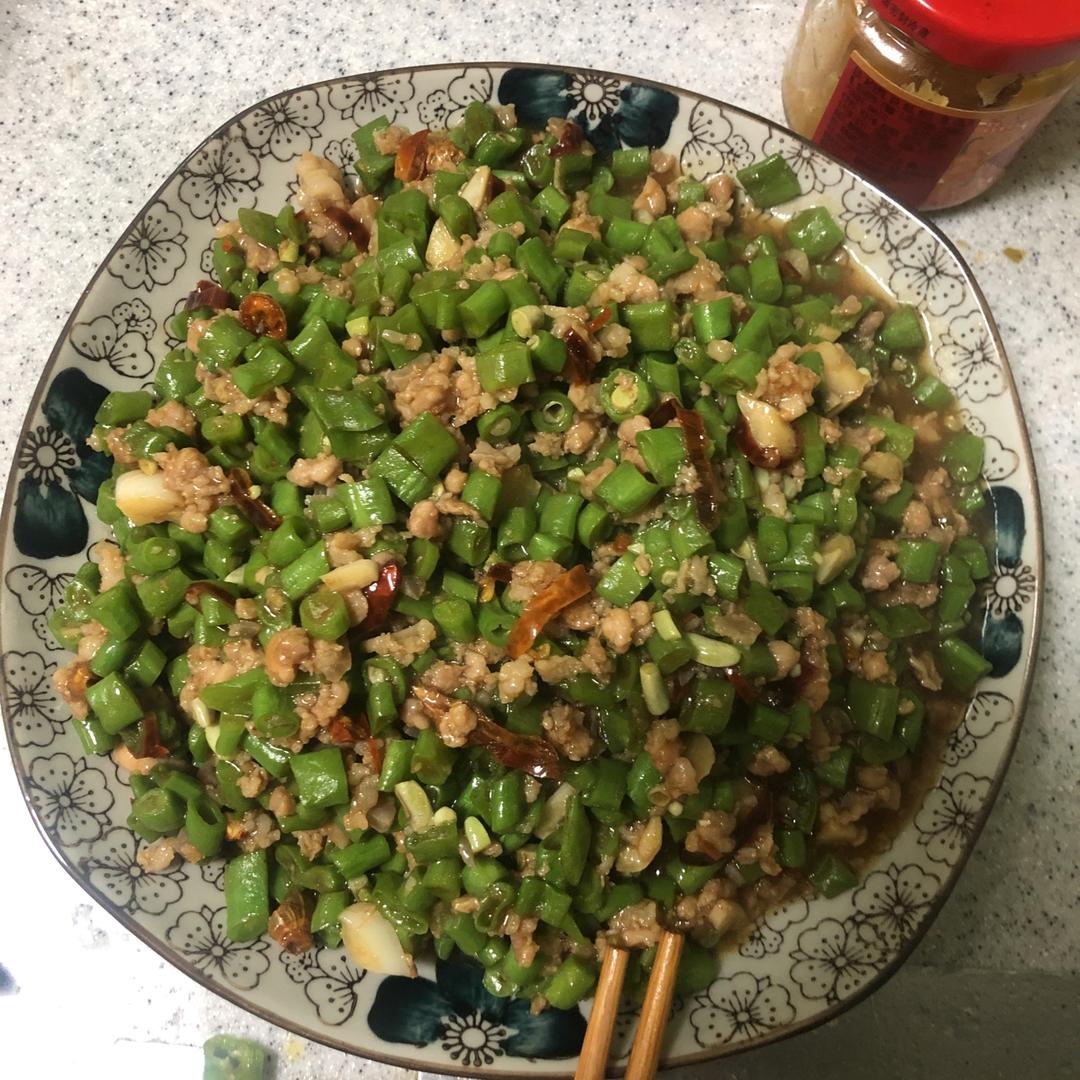 超简单的下饭菜🔥肉末豆角，好吃到流泪