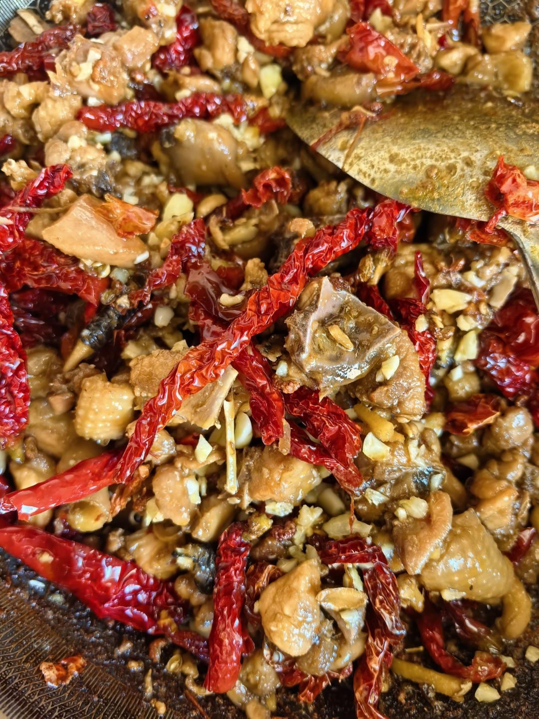 新疆柴窝堡辣子鸡（跟饭馆没差别）