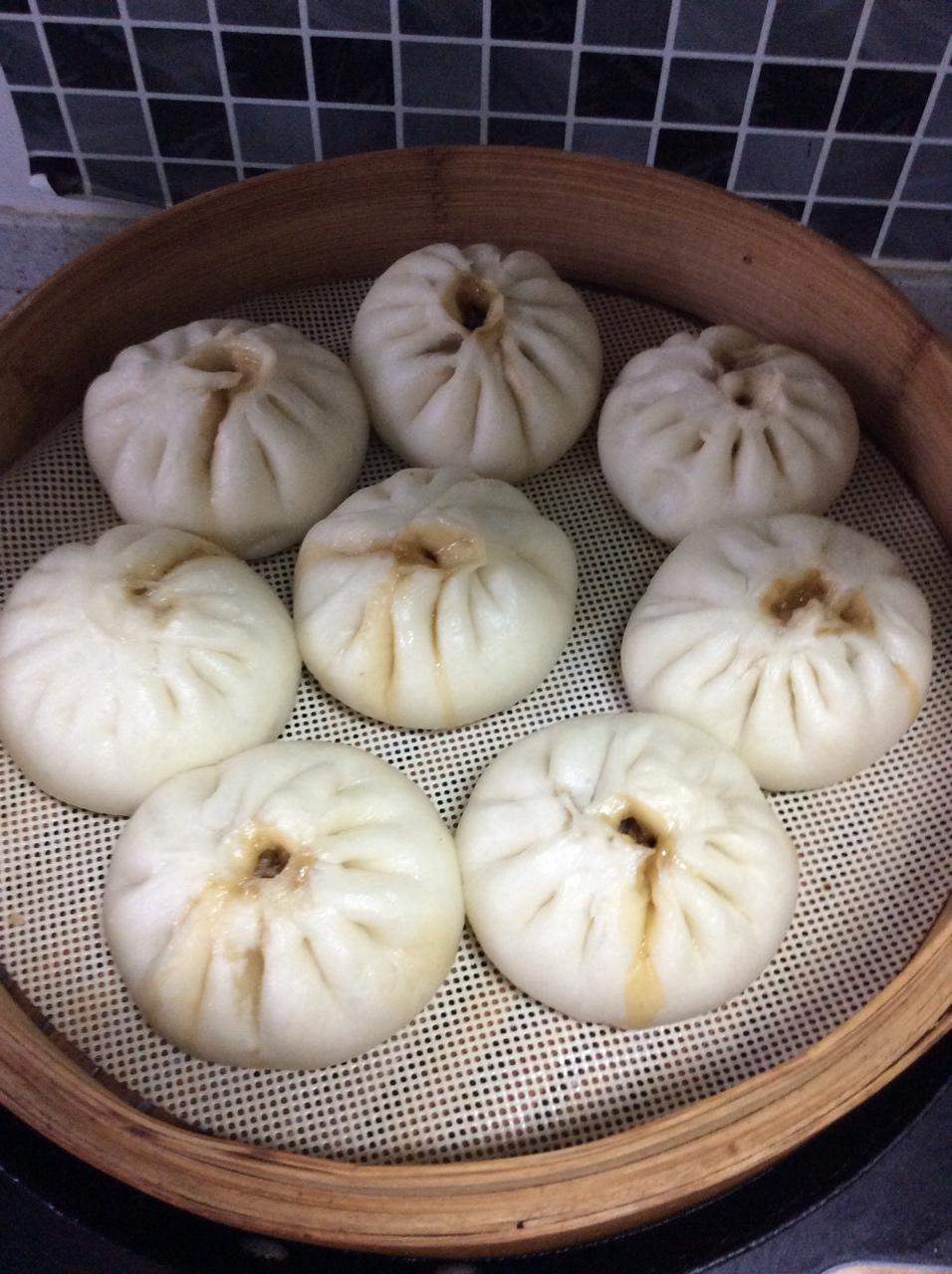 卤肉包