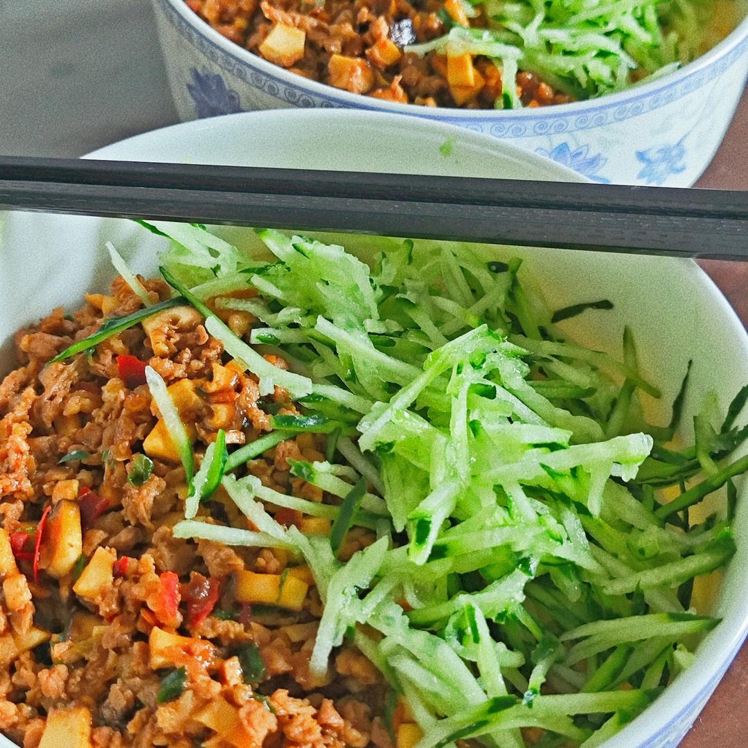 家常面~超简单又好吃的炸酱面🍜肉酱拌面