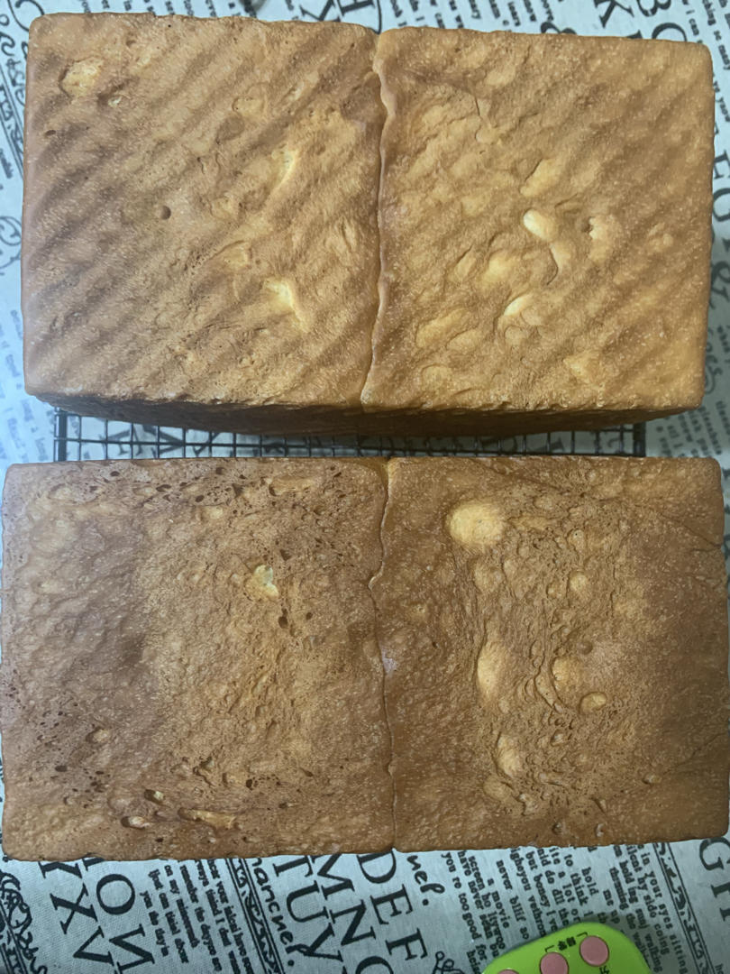 用烤箱自己做面包--手工牛奶吐司面包