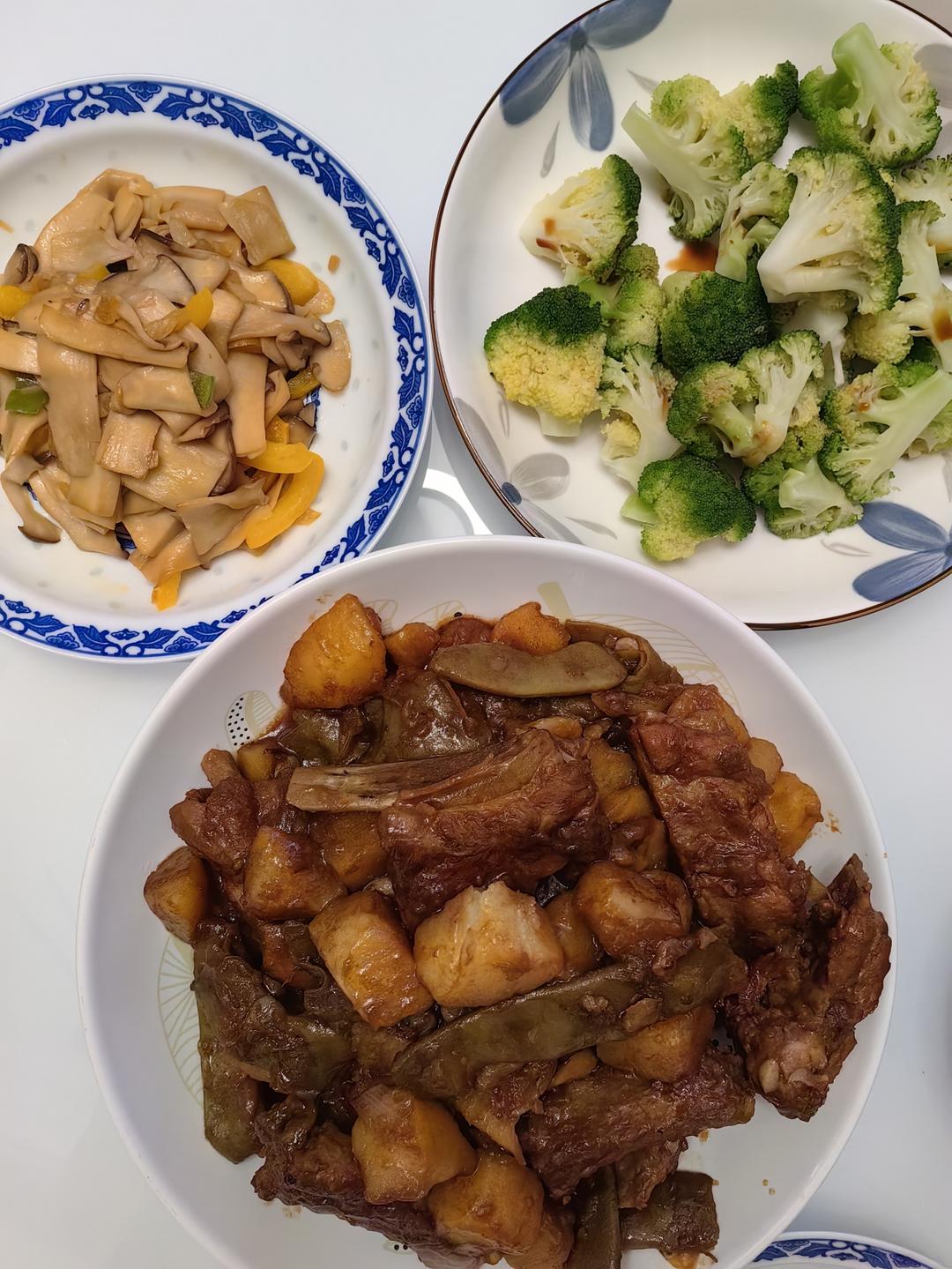 有肉味的青椒炒杏鲍菇