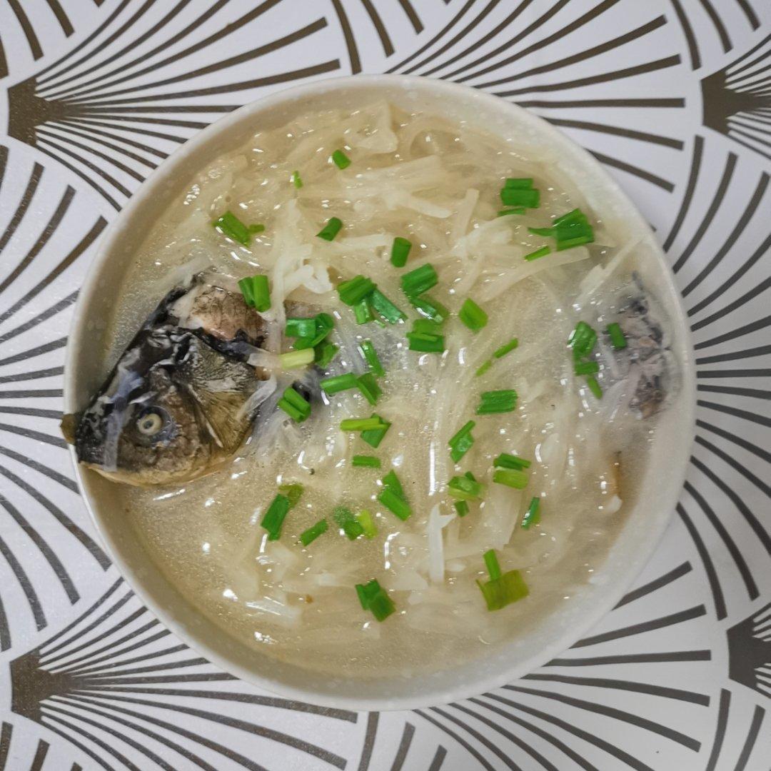 萝卜丝鲫鱼汤