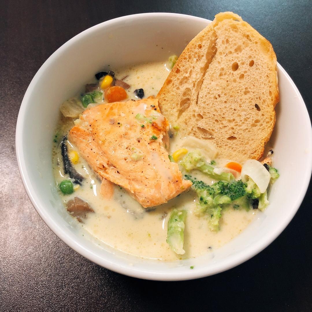 三文鱼田园豆浆炖杂蔬【健康一锅端】