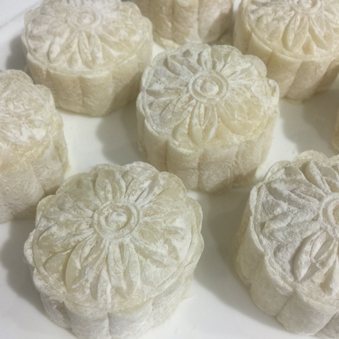 芒果芝士冰皮月饼