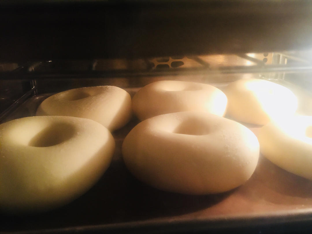 面包版巧克力甜甜圈