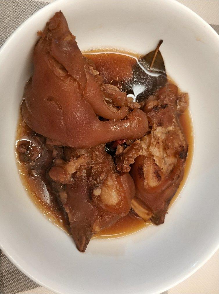 香酥烤猪蹄