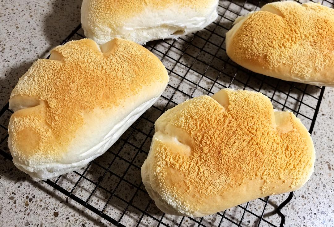 棉花团子一样柔软的云朵豆乳餐包