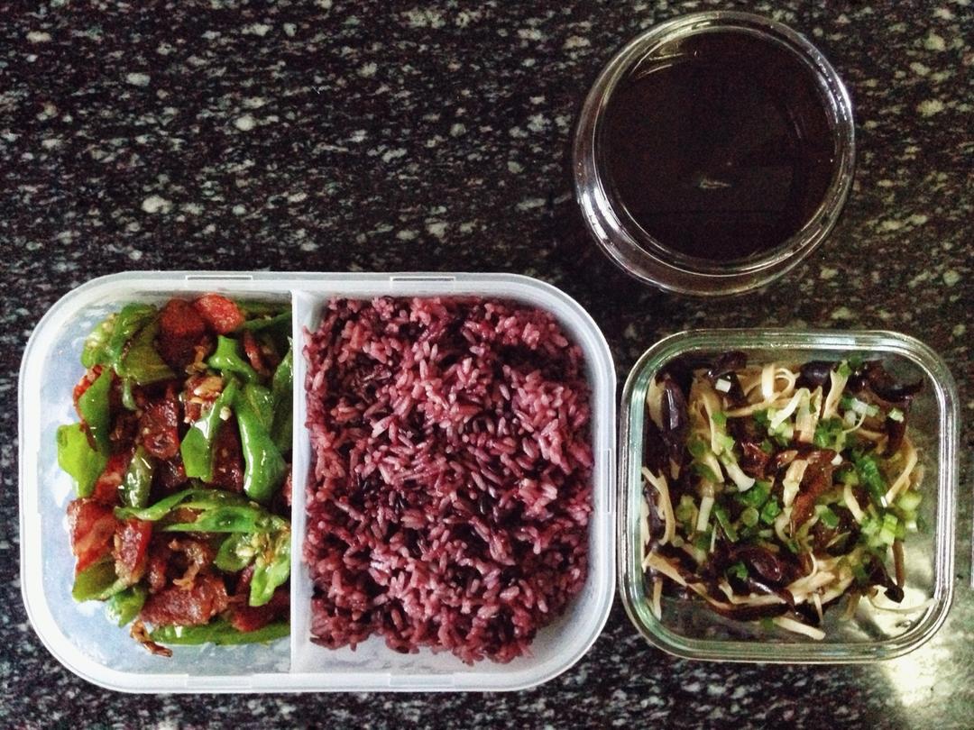 小葱木耳拌笋干