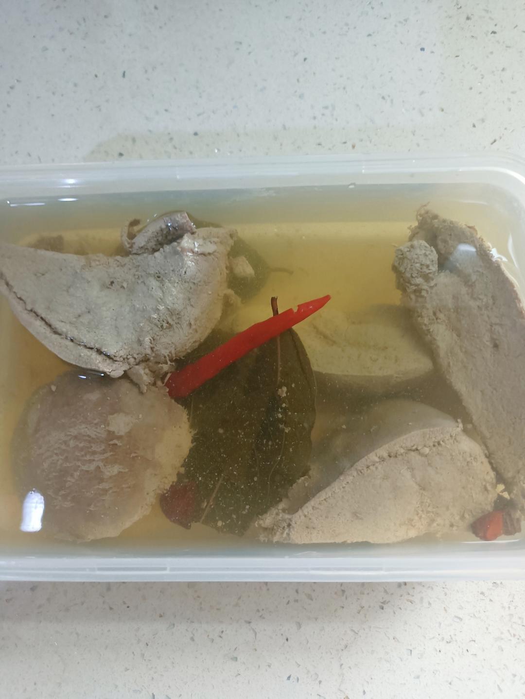 连着做了两次的盐水猪肝，下酒优秀冷盘。@坏露露的露台食光