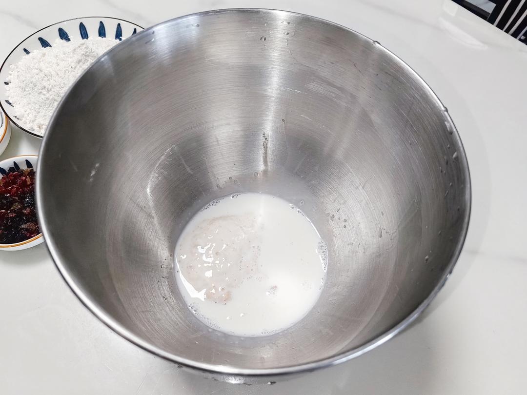 纯奶手撕吐司的做法 步骤1