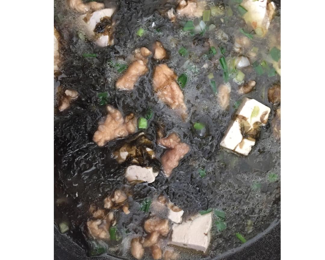 紫菜里脊肉豆腐汤。的做法