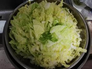 白菜虾肉打卤面2019-10-18的做法 步骤2