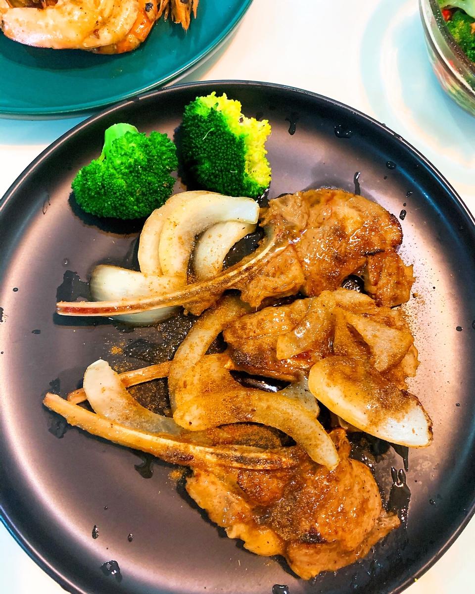 孜然羊排烤土豆