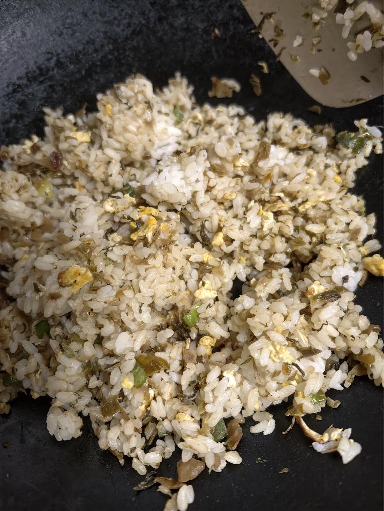 芽菜炒米饭